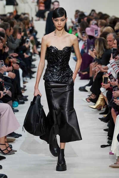 Look 12